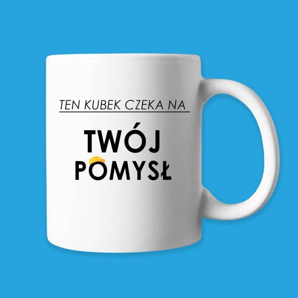 Na obrazku przedstawiony jest biały kubek na niebieskim tle - kubki BHP Proresult