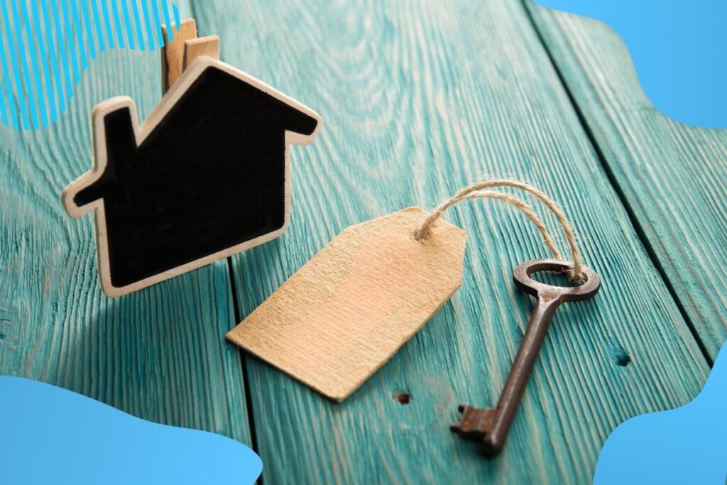 Domek na spinaczu przy którym leży klucz - Proresult