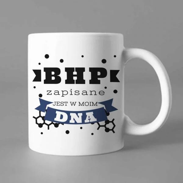 Na obrazku przedstawiono biały ceramiczny kubek BHP zapisane w DNA - Kultura bezpieczeństwa BHP Proresult
