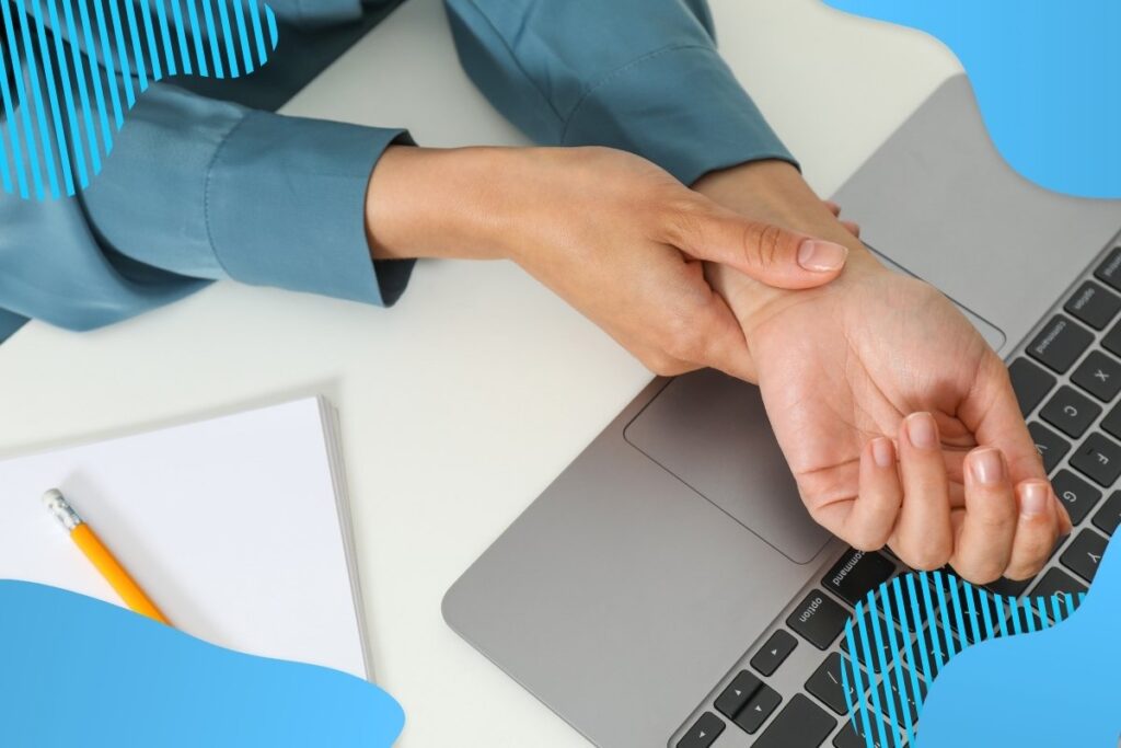 Osoba ściskająca swój nadgarstek - Proresult